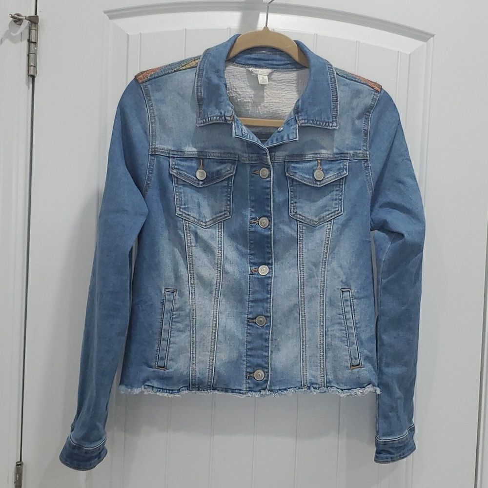 Cato Womans Saddle Blanket Detail, Raw Hen Crop Denim Jacket Size Small